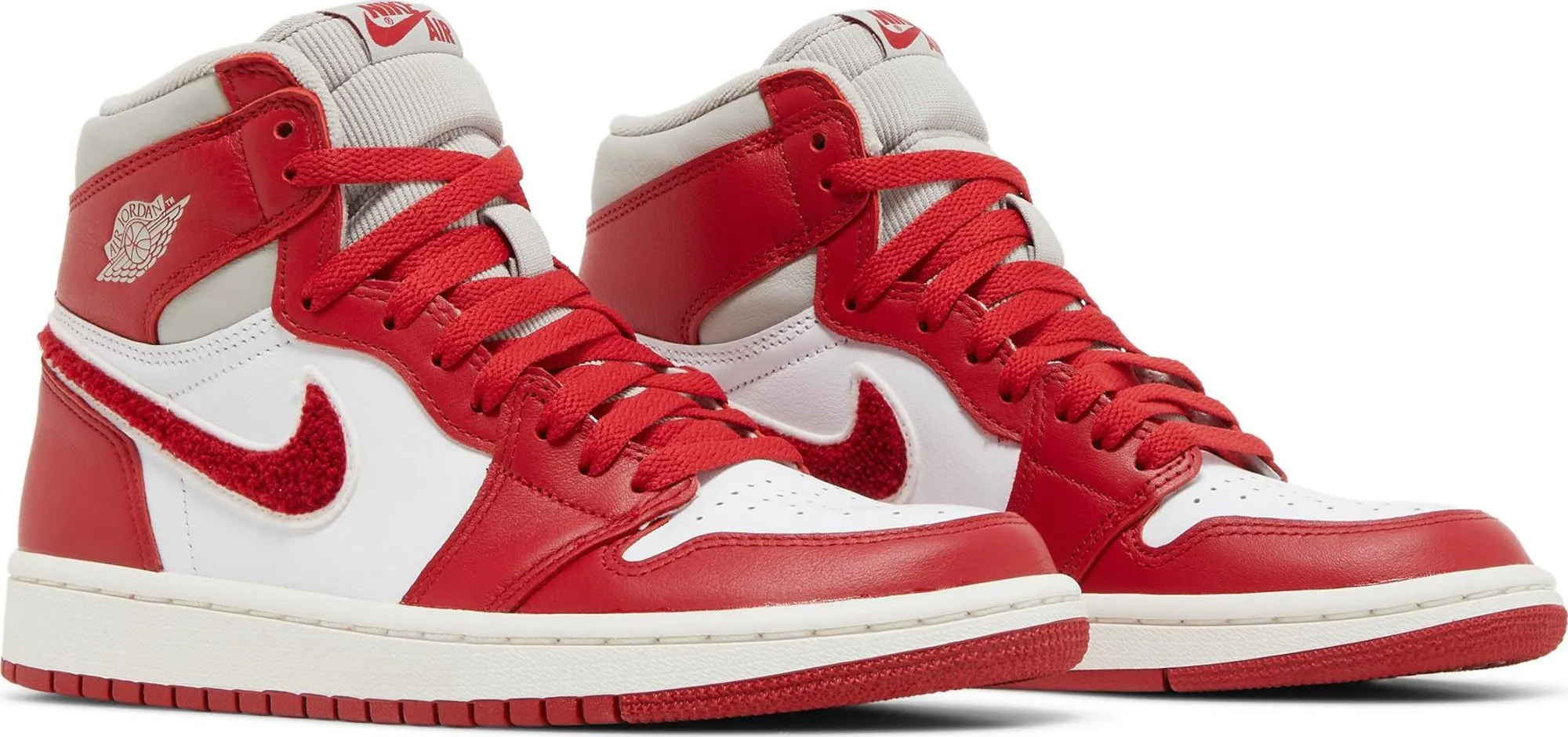 Air Jordan 1 Retro High OG 'Chenille / Varsity Red' (W)