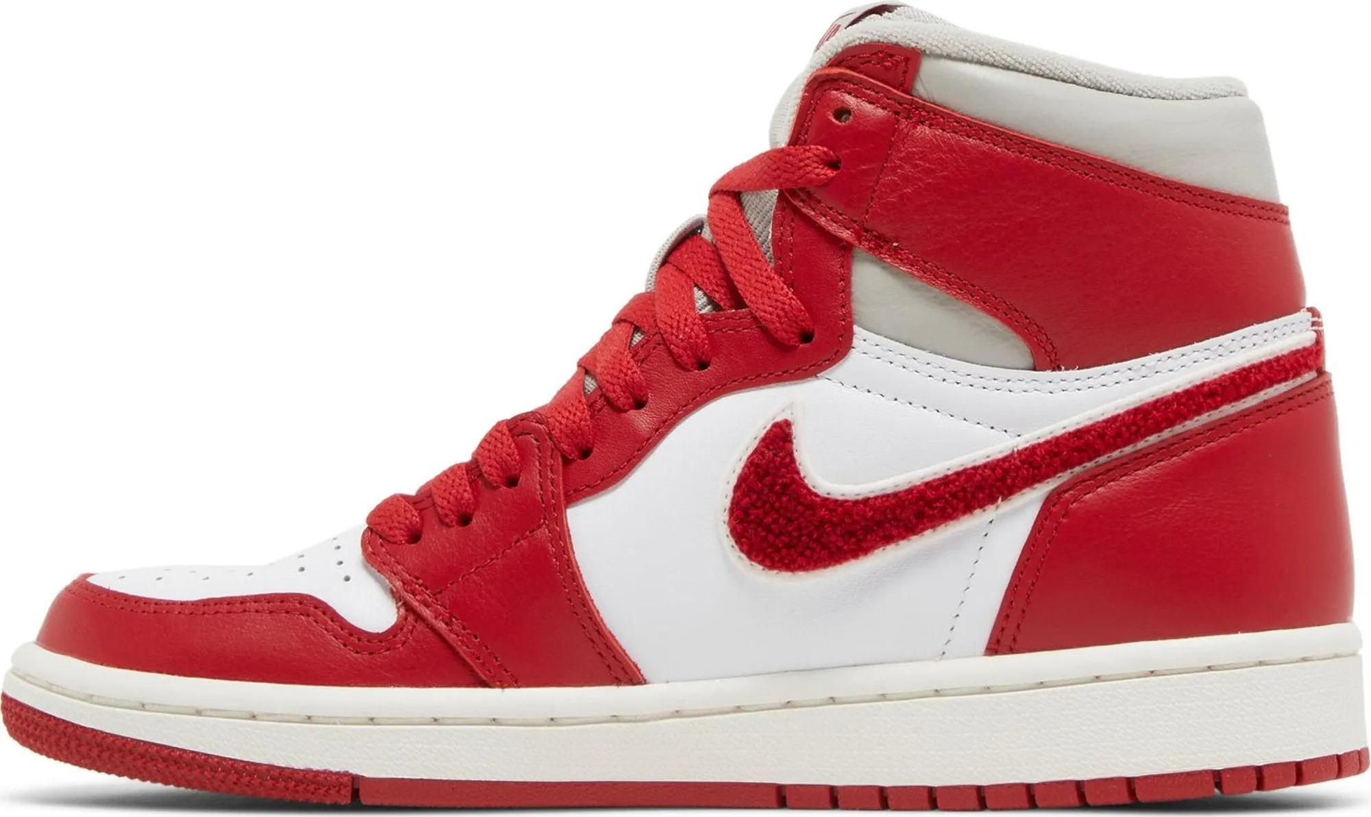 Air Jordan 1 Retro High OG 'Chenille / Varsity Red' (W)