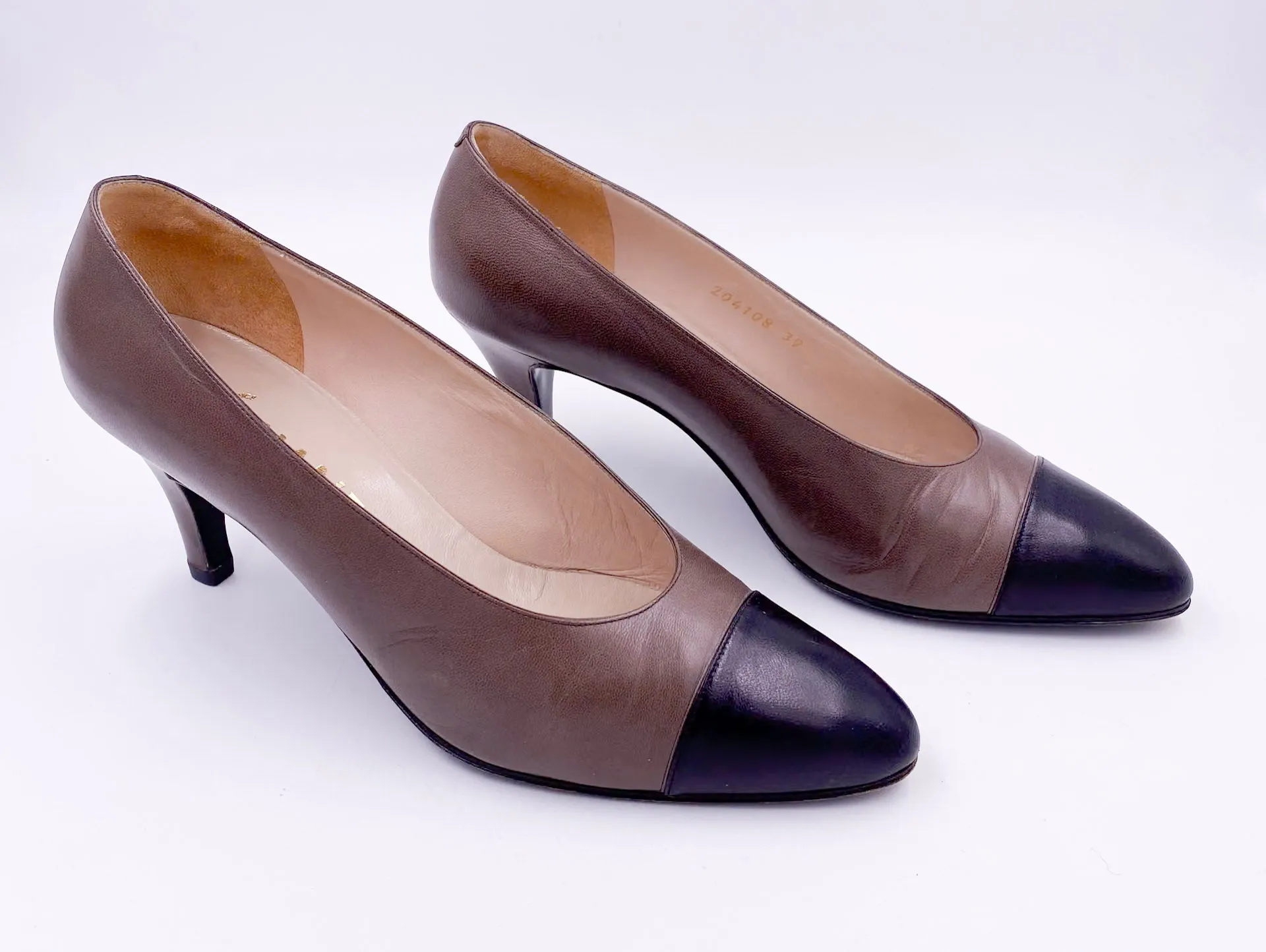 Chanel Pumps Taupe With Black Leather Toe