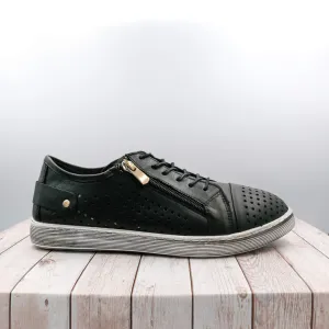 EG17 - Black