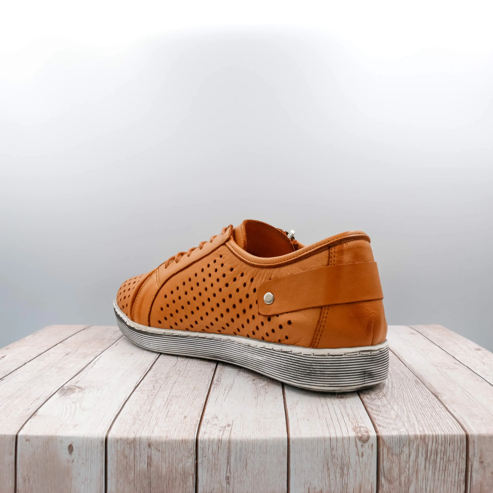 EG17 - Tan