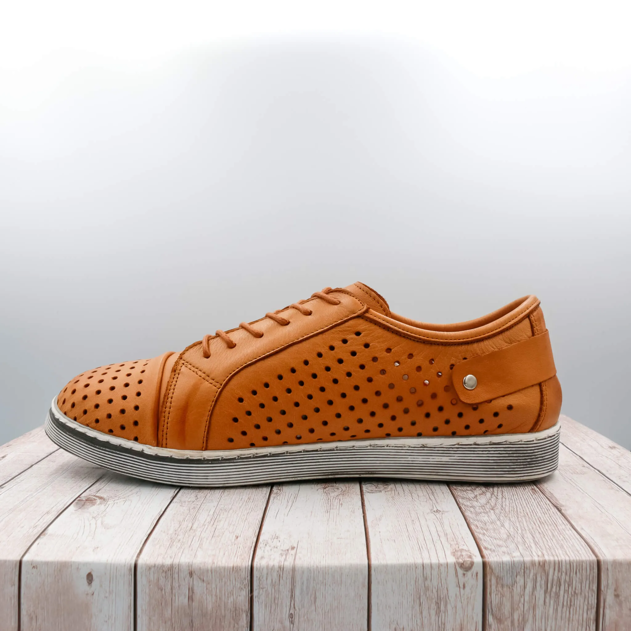 EG17 - Tan
