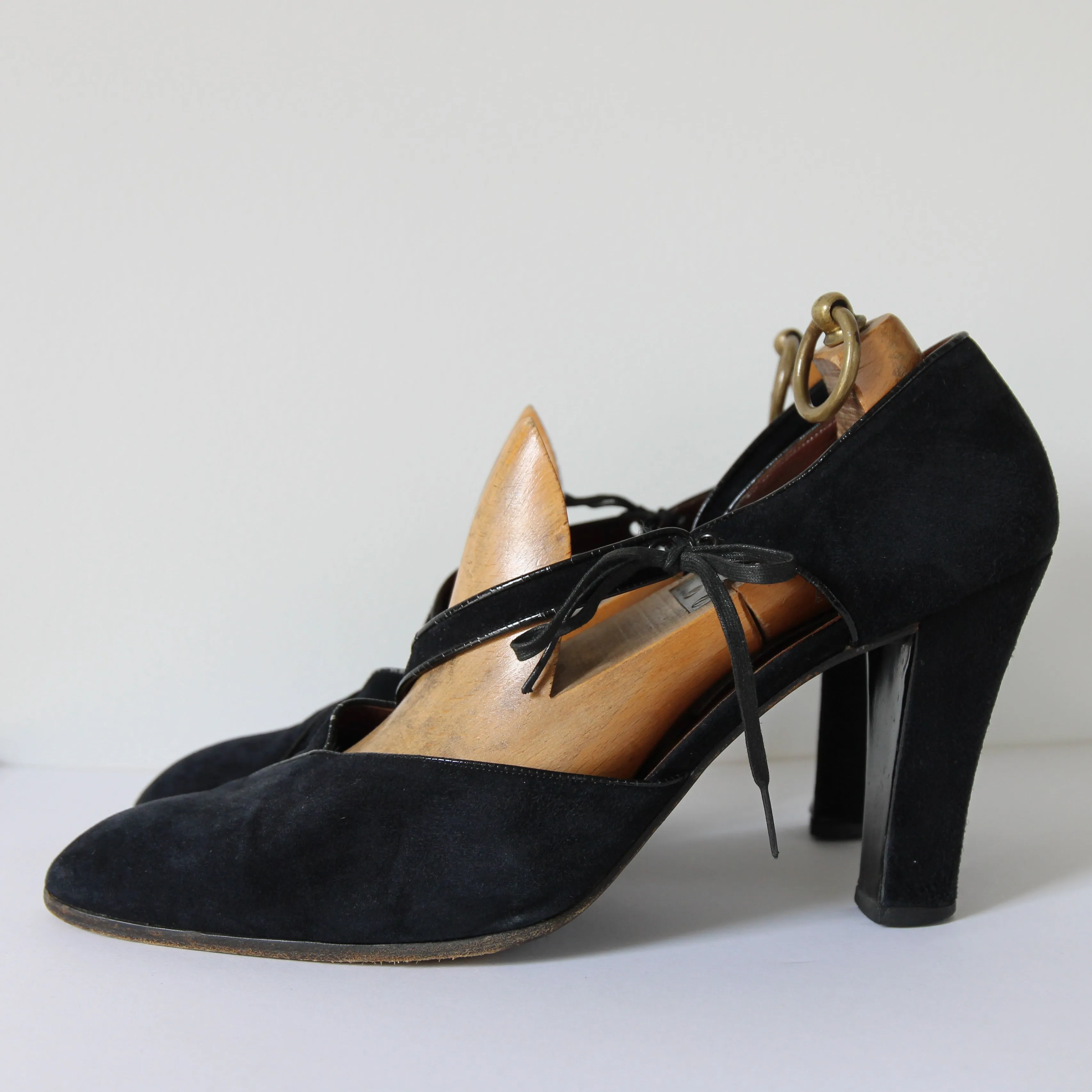 "Black Suede Gucci" Vintage 1970's Black Suede Gucci Heels UK 7 EU 40 US 9
