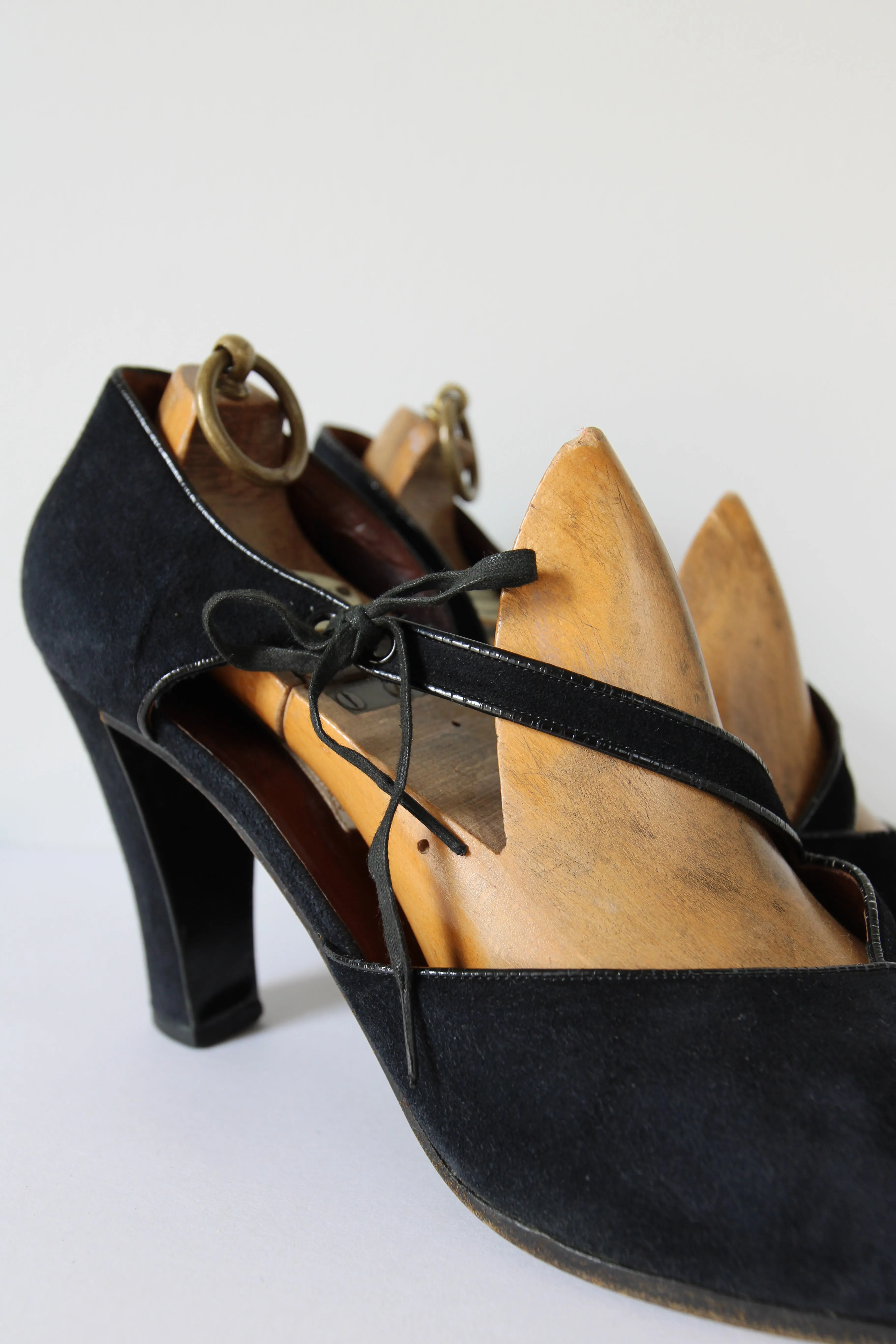 "Black Suede Gucci" Vintage 1970's Black Suede Gucci Heels UK 7 EU 40 US 9