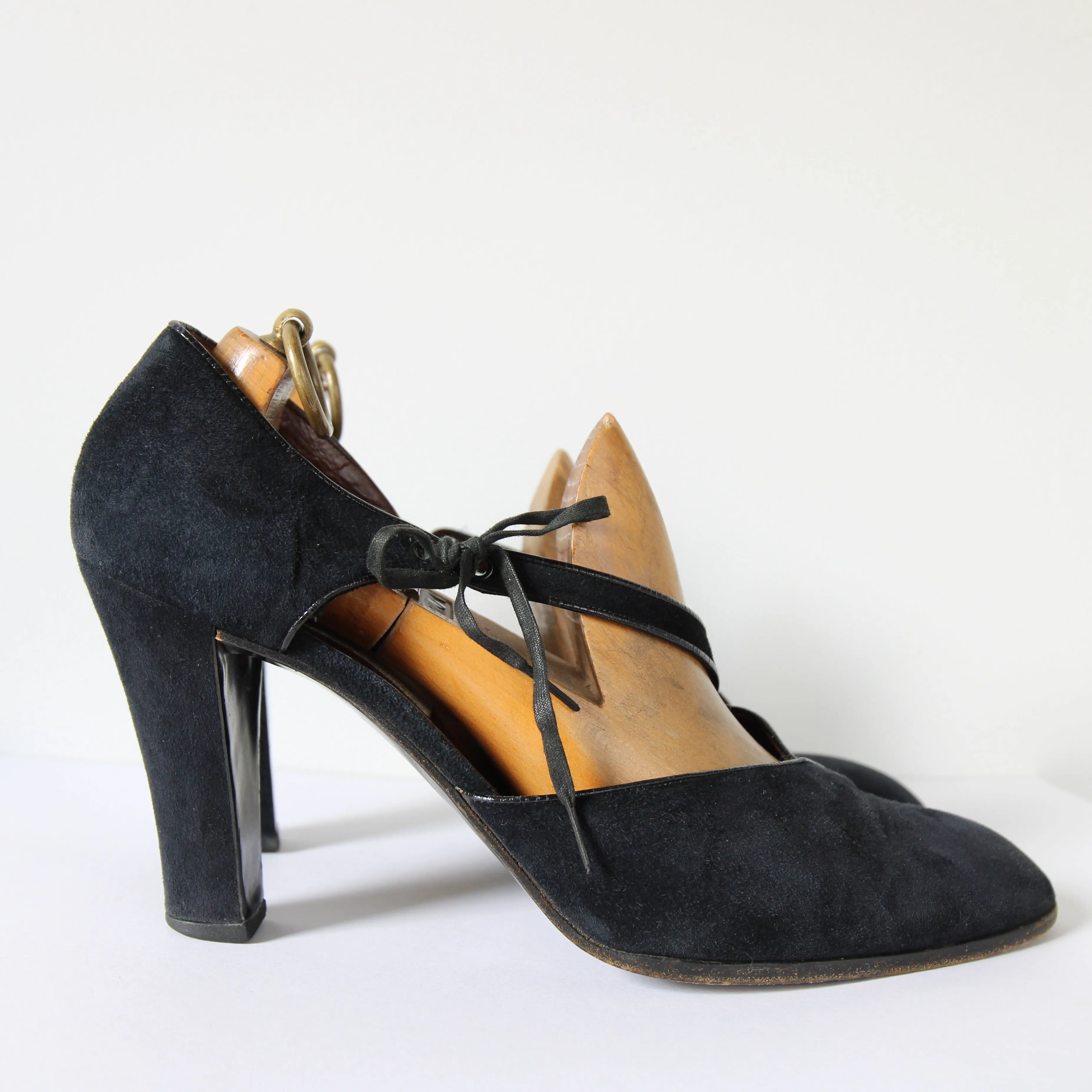 "Black Suede Gucci" Vintage 1970's Black Suede Gucci Heels UK 7 EU 40 US 9